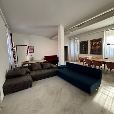 La Casa Di Wayne Villa Cologno Monzese Buitenkant foto