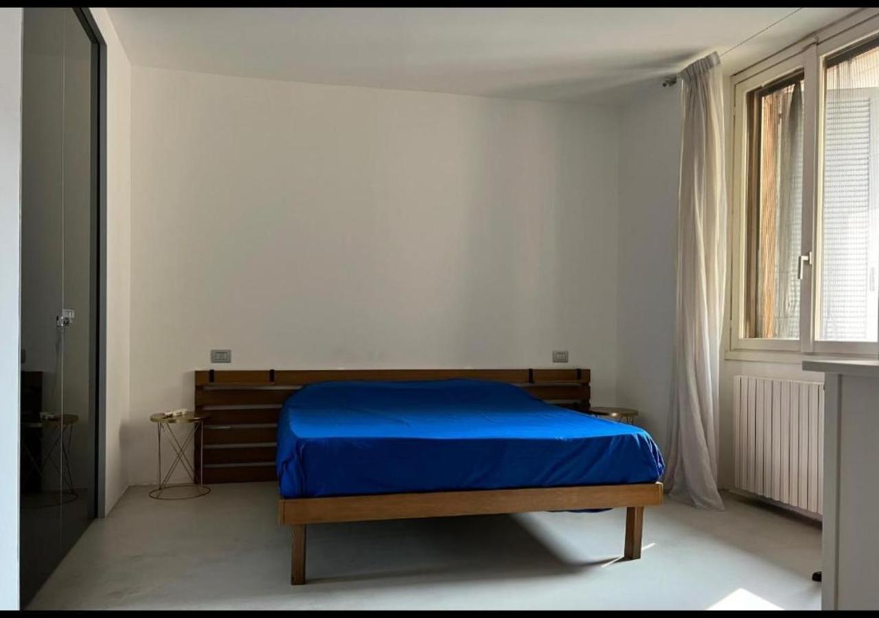 La Casa Di Wayne Villa Cologno Monzese Buitenkant foto